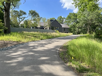 Best Driveway Material for Homes: Concrete, Asphalt, or Pavers?