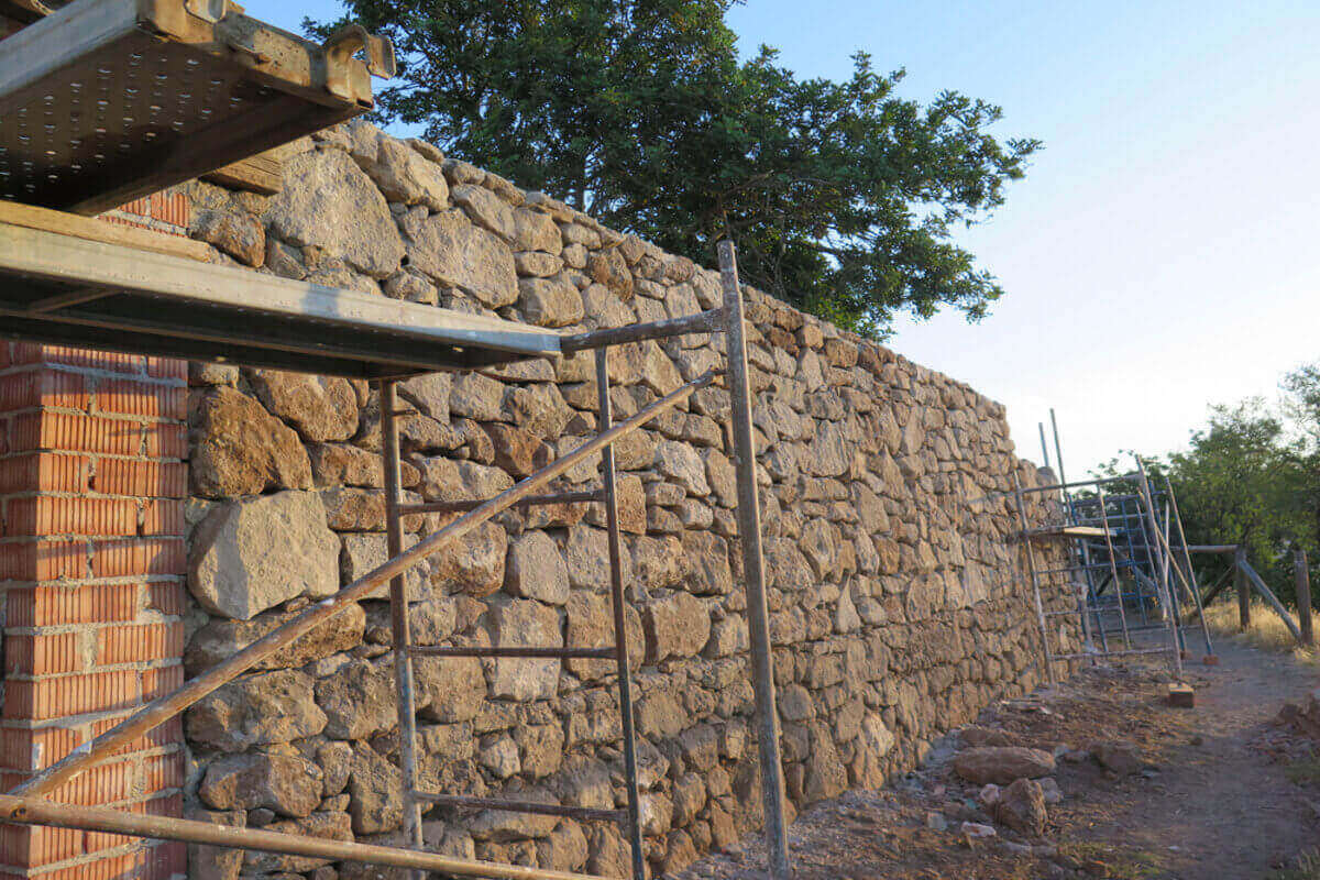 building a retaining wall